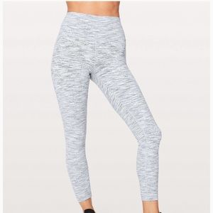 ISO: 25' Wunder Under High Rise 7/8 pant
